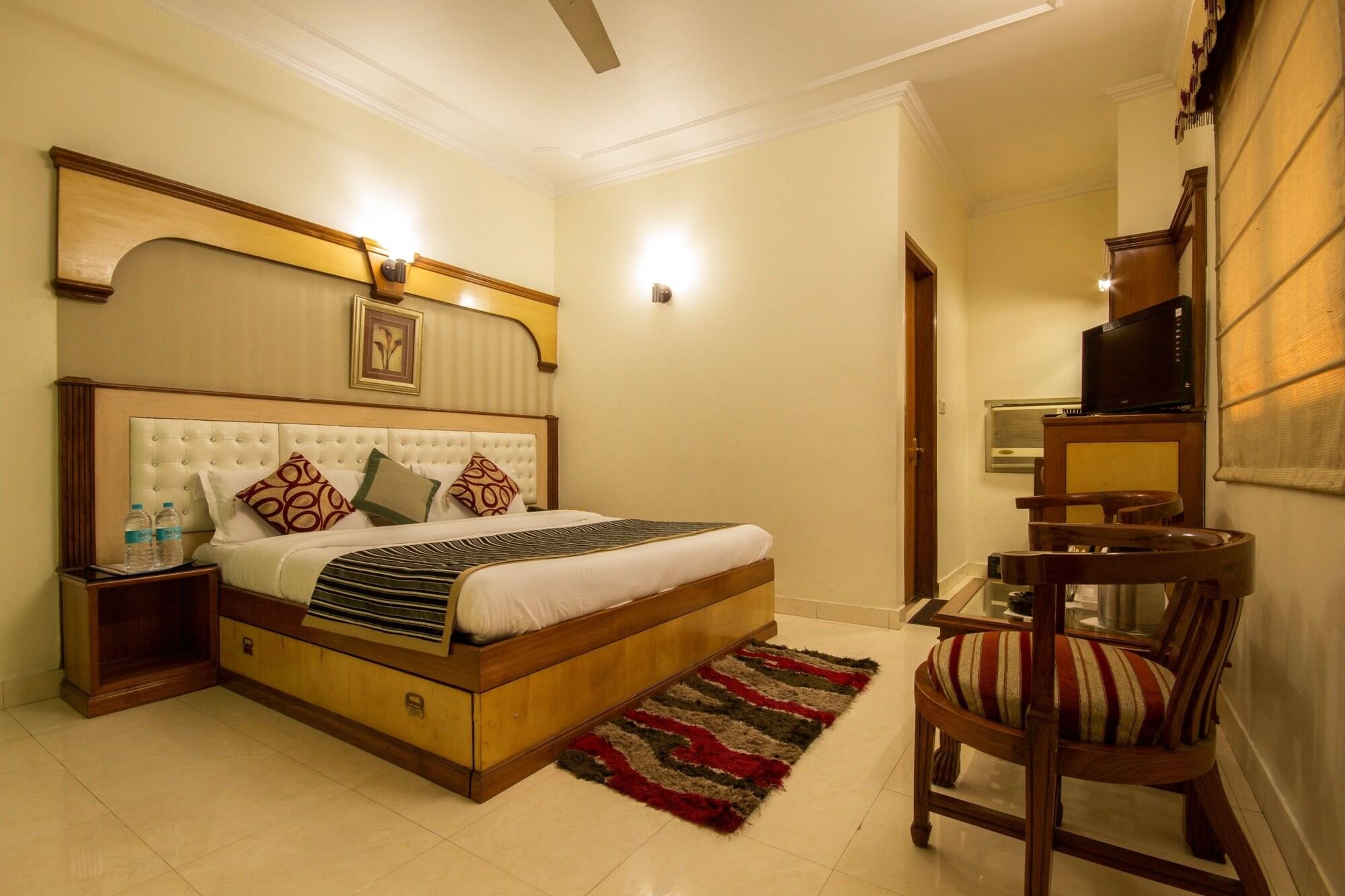 होटल The C Park Karol Bagh Homely Atmosphere 3*