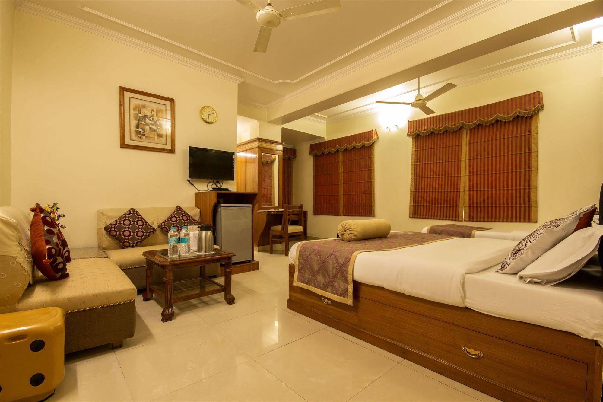 होटल The C Park Karol Bagh Homely Atmosphere 3*