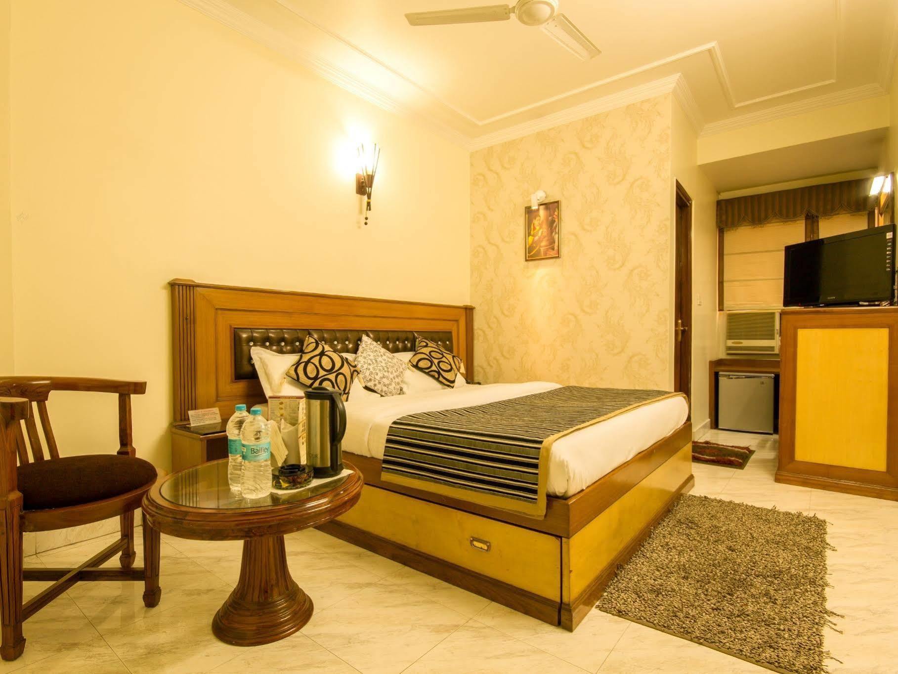 होटल The C Park Karol Bagh Homely Atmosphere 3*