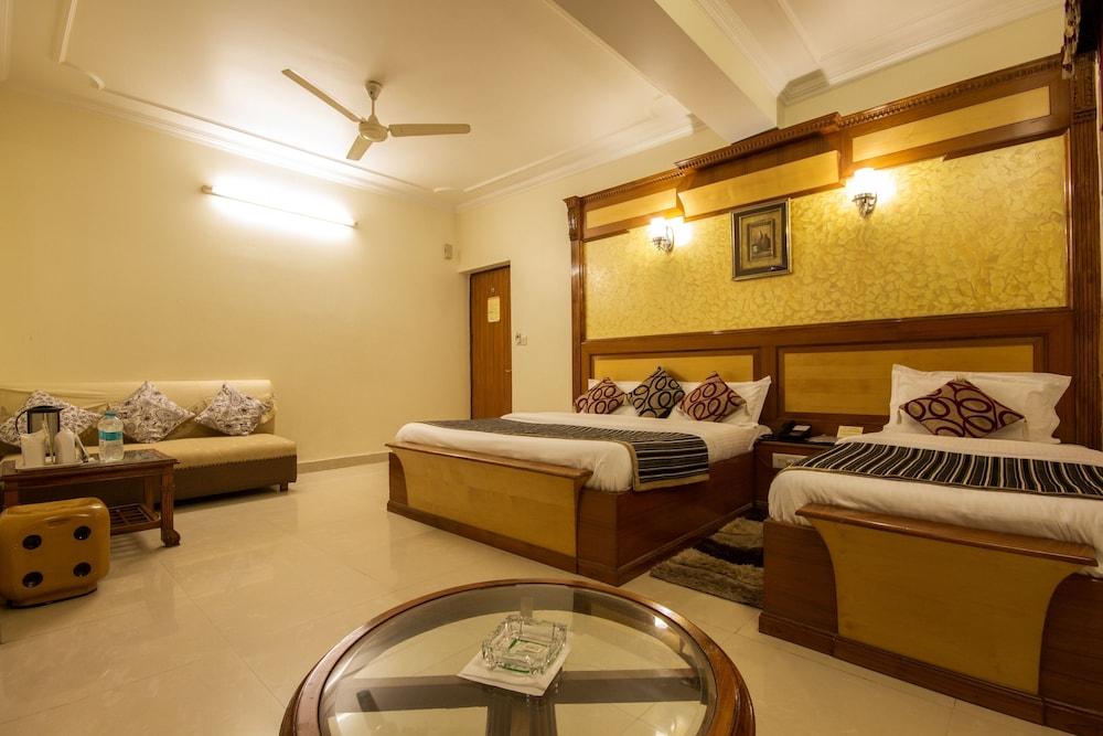 The C Park Karol Bagh Homely Atmosphere Hotel