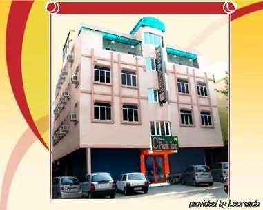 The C Park Karol Bagh Homely Atmosphere